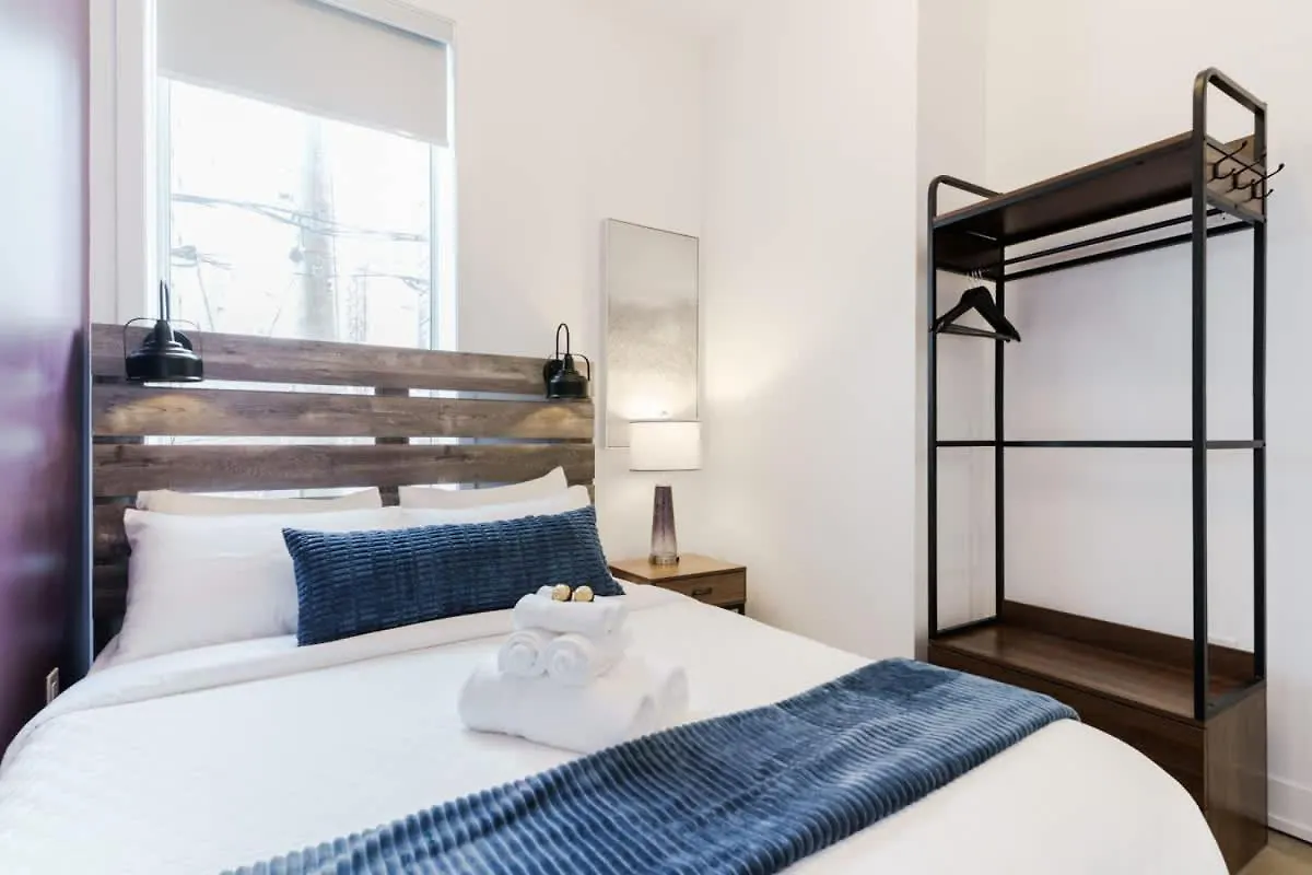 Hotell New Elegant Suite For 8 W Patio - Heart Of Toronto
